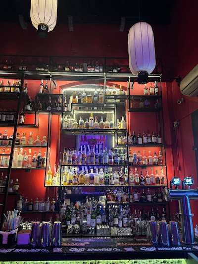 Flaming Dragons Lounge & Nightlife 4